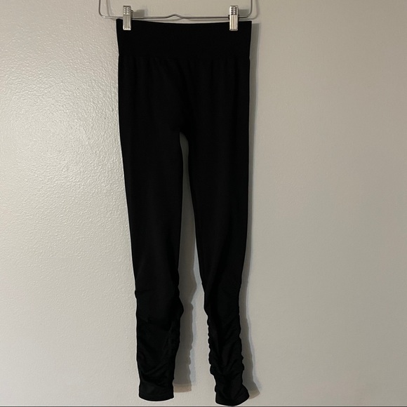 Track & Field Ruched Leggings - Picture 4 of 9